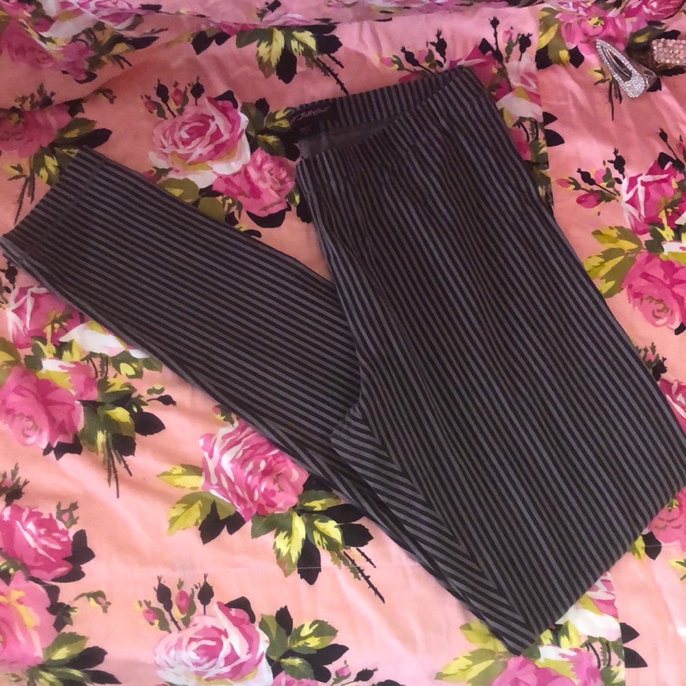 Betsey Johnson Gray black stripe legging cotton